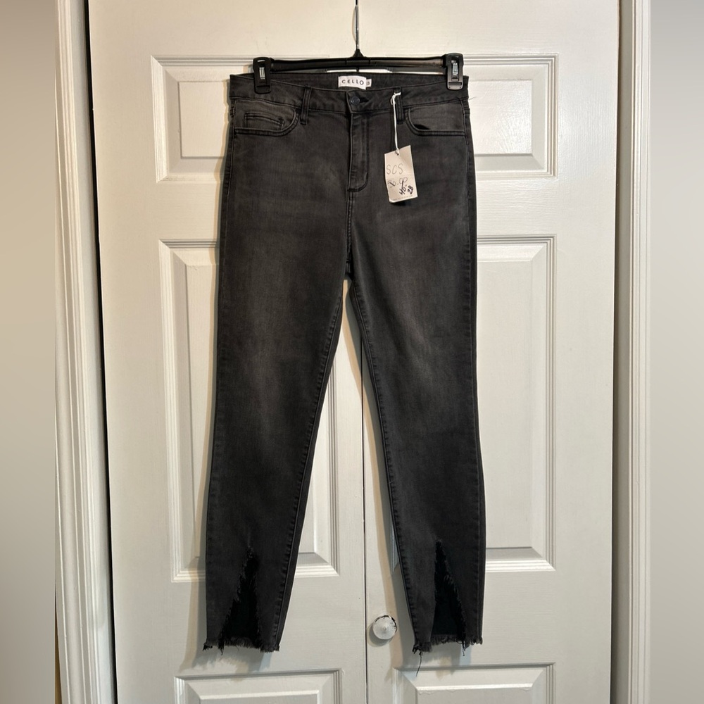 NWT Cello High Rise Ankle Skinny Jeans Juniors Size 13 Distressed Hem Charcoal